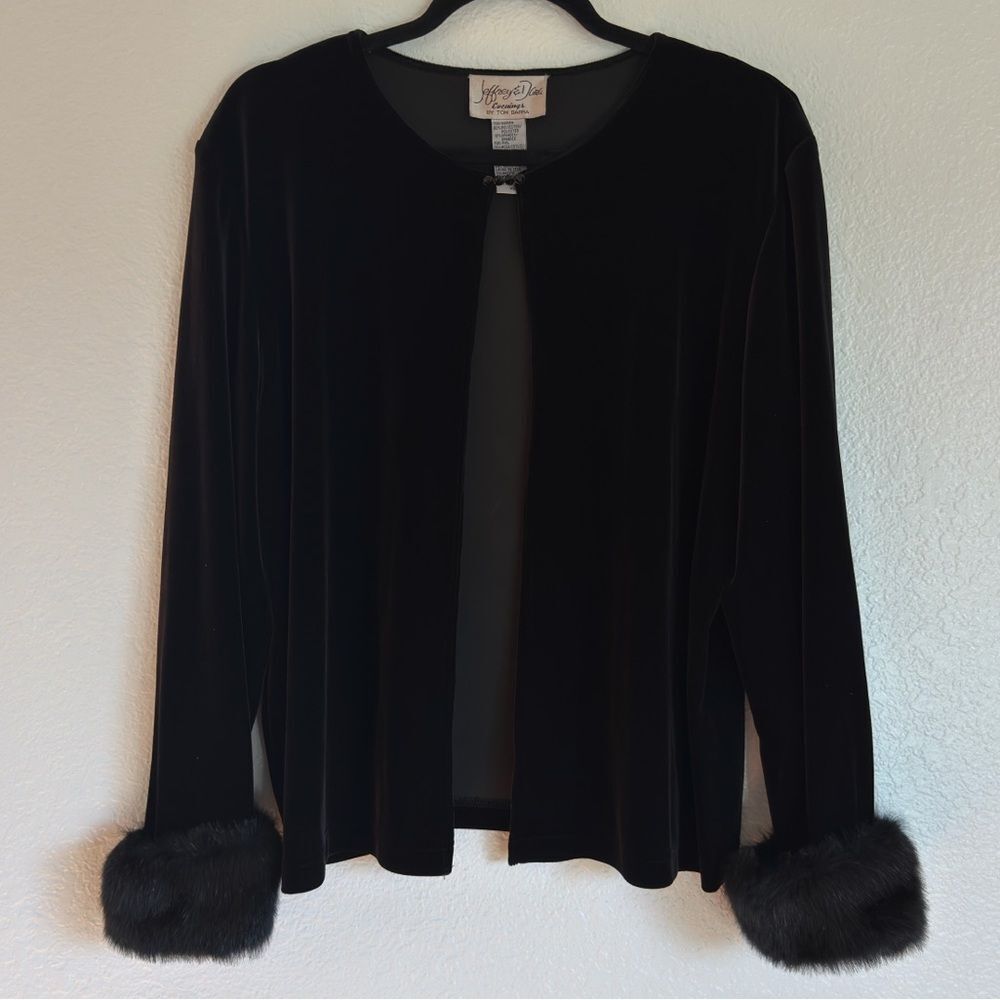 Vintage retro pinup Y2K Black Velvet evening cardigan Jacket with Faux Fur Cuffs